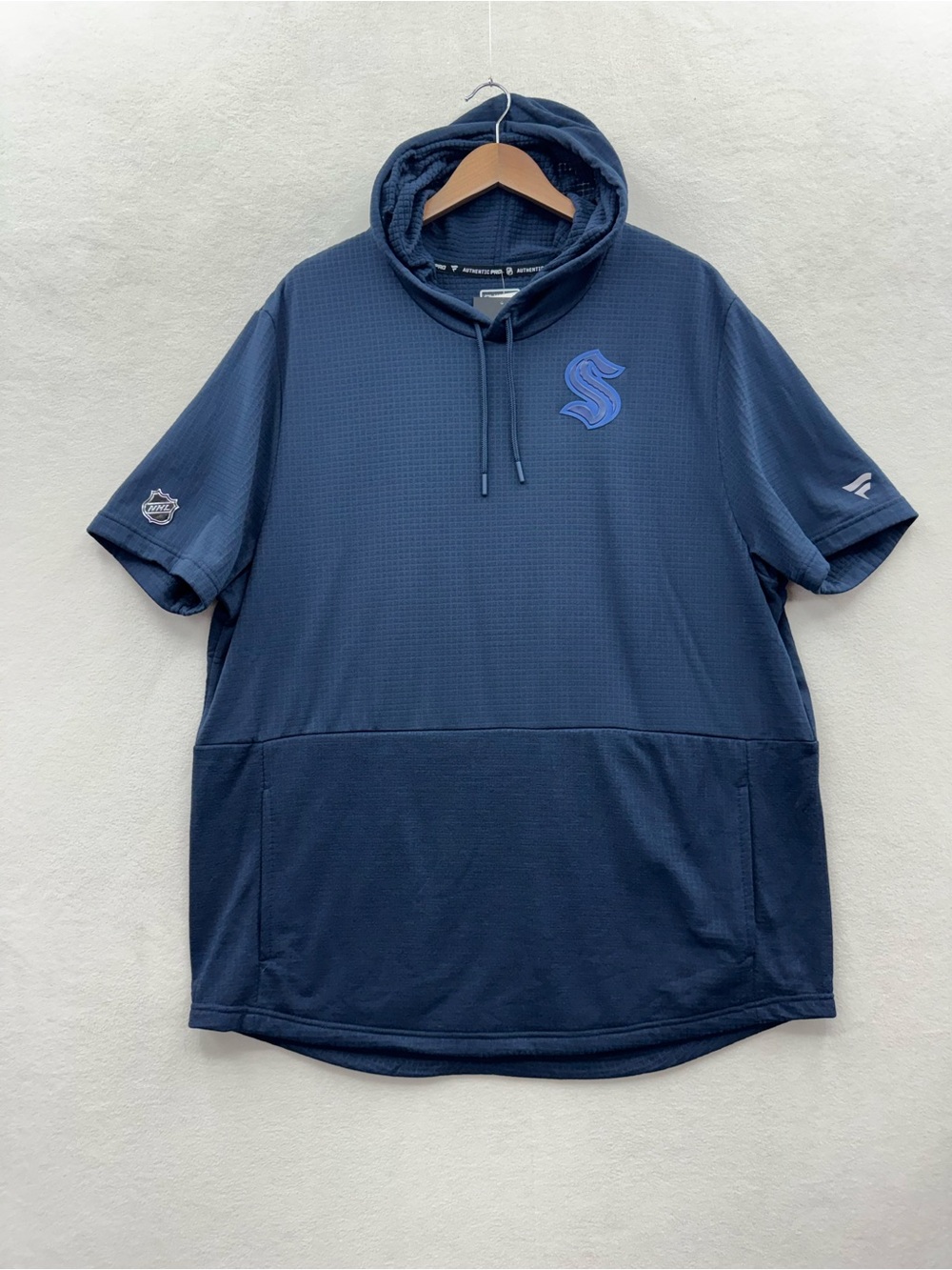 Fanatics Men's 2XL Seattle Kraken Blue Lightweight Short Sleeve Pullover